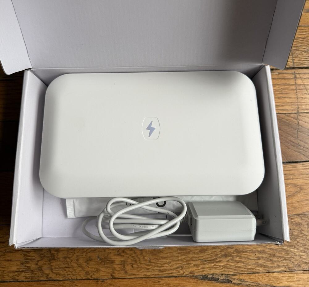 PhoneSoap Wireless UV Phone Sanitizer and Universal Charger Box White
